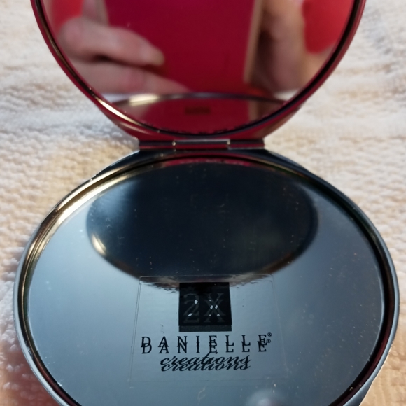 Danielle Creations compact mirror - Picture 4 of 4